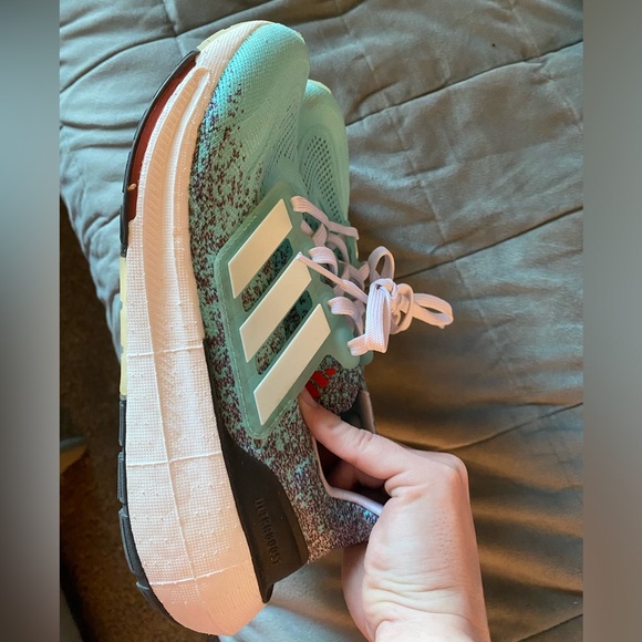 Women’s size 8 Ultraboost Light Weight Running Shoes. Light Blue, Grey, & White. - Picture 7 of 8